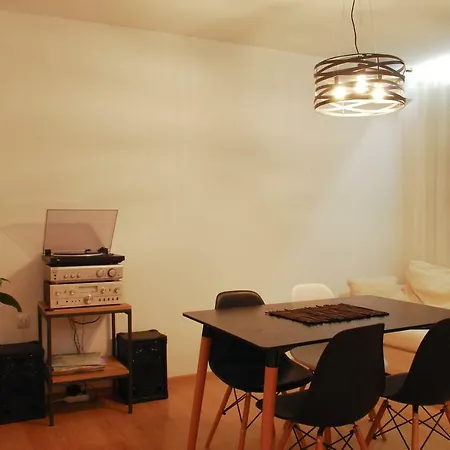 Apartment Gramophome *